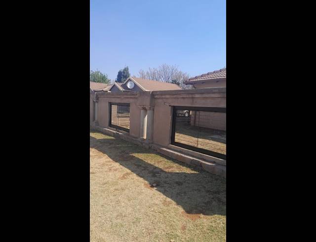 2 BEDROOM PROPERTY TO RENT IN ROSSLYN